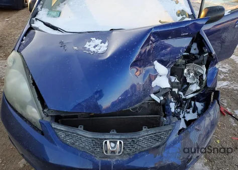 2010 Honda Fit z USA, uszkodzony, nr VIN JHMGE8G24AS013473